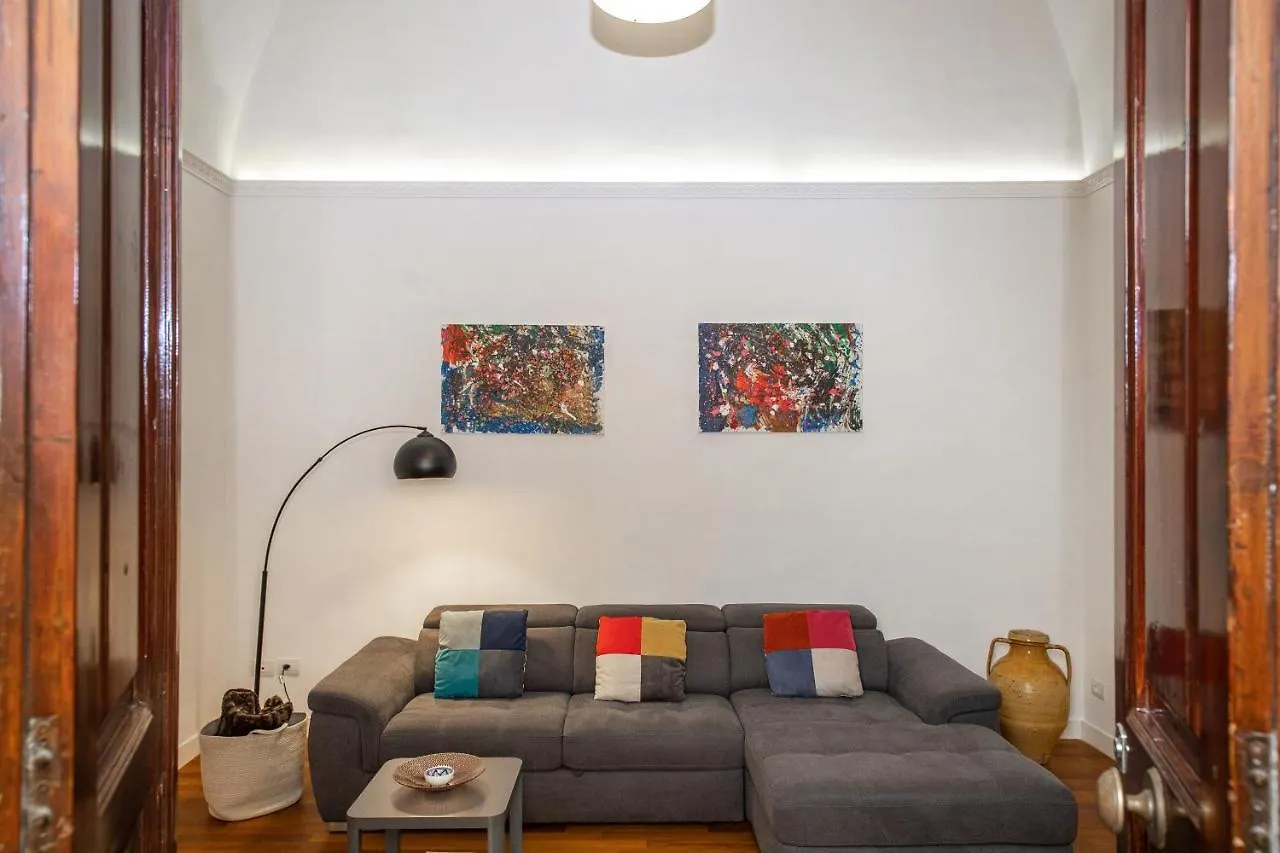 Ferienwohnung Casa Dei Visionari Bari Apartment